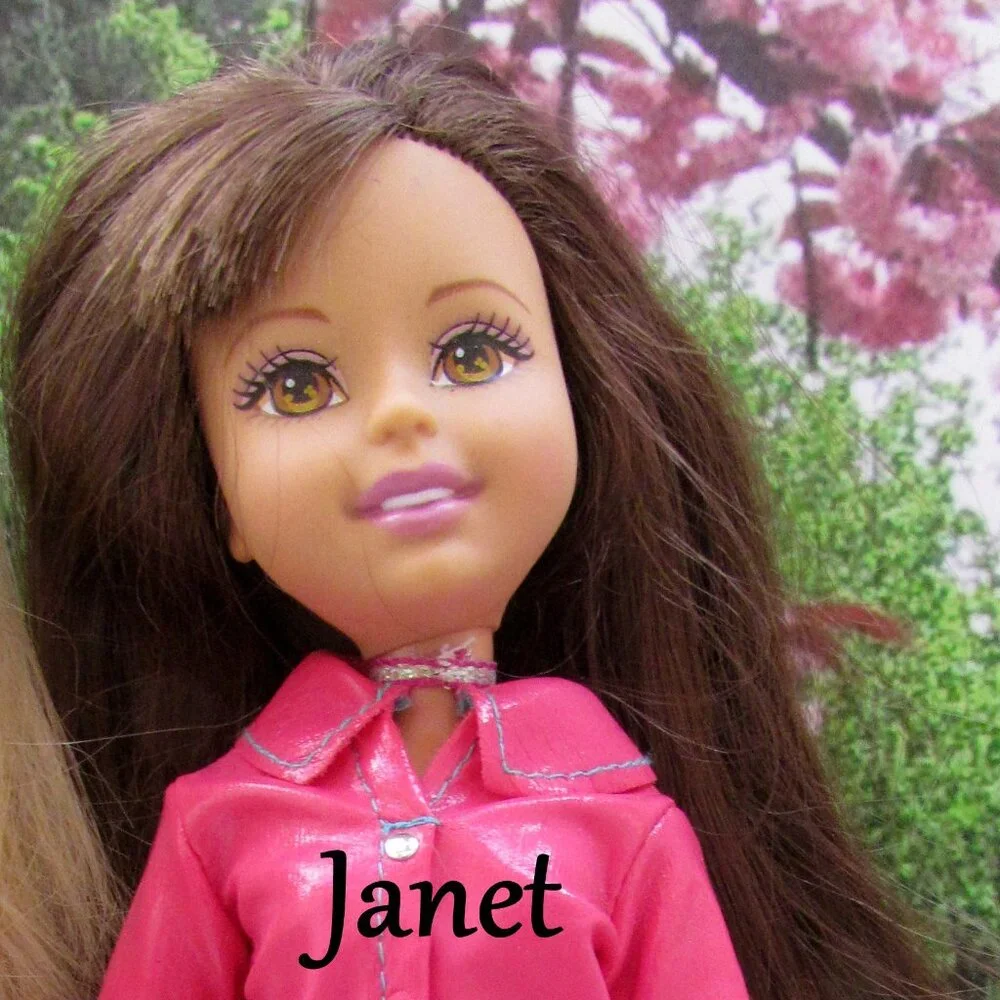 WEE 3 FRIENDS DOLLS w RAINCOATS BOOTS & CUTE CLOTHES 23 ITEMS 10